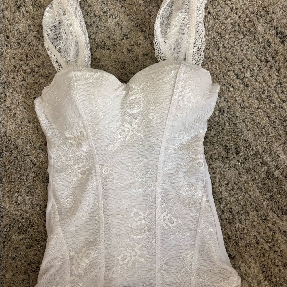 XS White lace corset